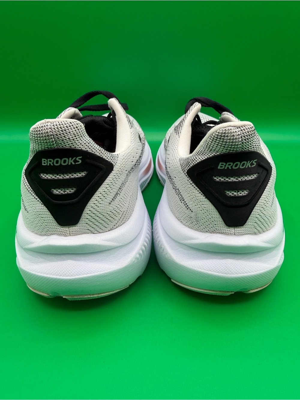 Brooks Women's Ghost 17 White Running Shoes Sneaker 12043118105 SZ 9 - Picture 5 of 16
